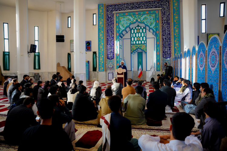 بدرقه کاروان عمره دانشجویان پسر دانشگاه‌های خراسان و سیستان و بلوچستان در دانشگاه بیرجند